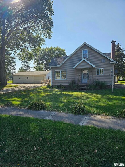 206 State St, Henderson, IL 61439