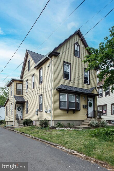 414 Woodlawn Ave, Collingswood, NJ 08108