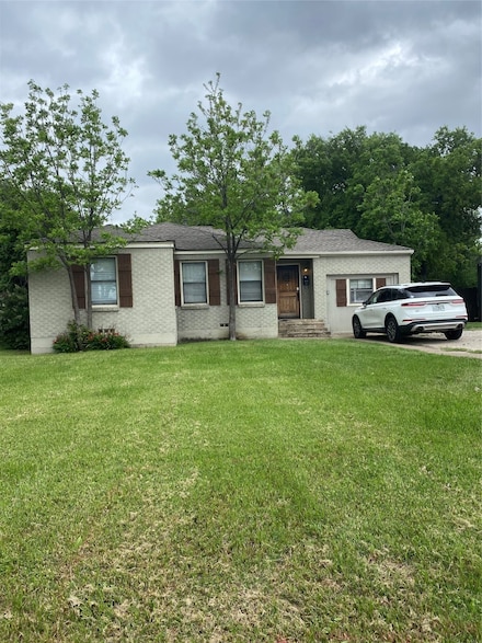 2704 W Biddison St, Fort Worth, TX 76109