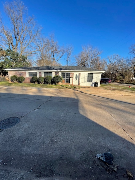 2553 Evans St, Bossier City, LA 71112