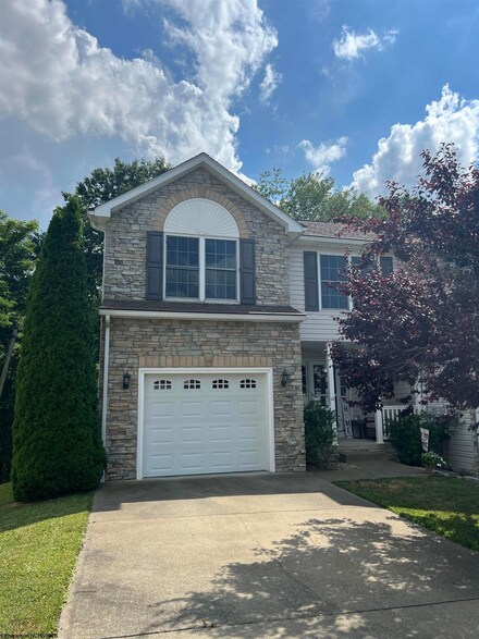12 Par Ln, Maidsville, WV 26541