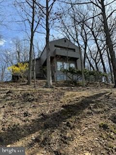 3 Lee Cir, Berkeley Springs, WV 25411