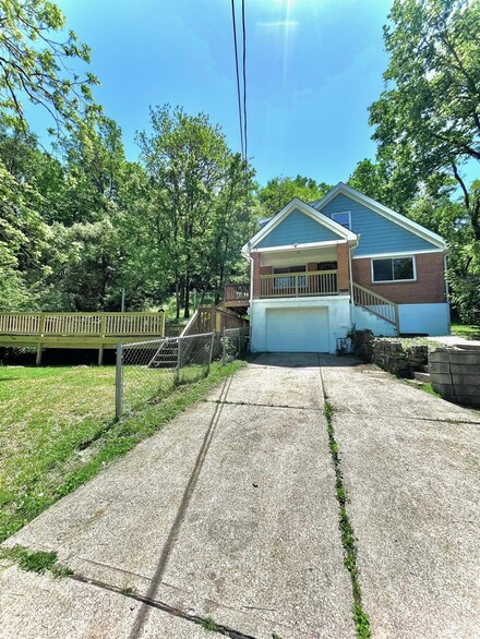 1942 Quebec Rd, Cincinnati, OH 45214