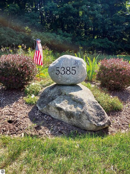 5385 Miller Dr, Bellaire, MI 49615