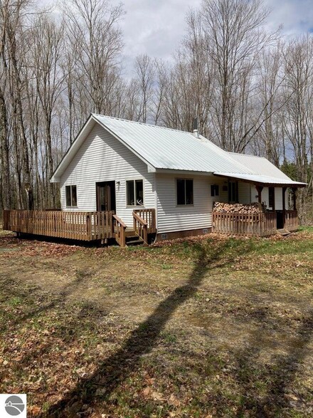 00 Camp Rd, Germfask, MI 49836