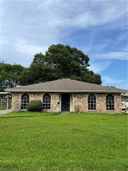 811 2nd Ave, Harvey, LA 70058