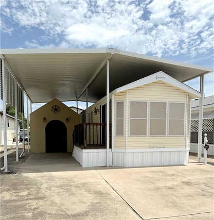220 Harness Dr, Mission, TX 78574
