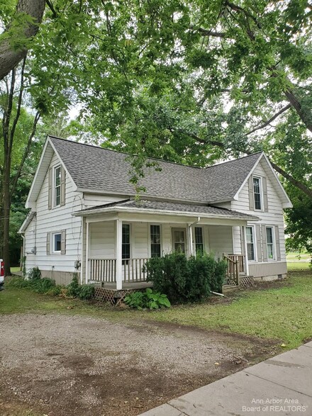 171 W Monroe St, Dundee, MI 48131