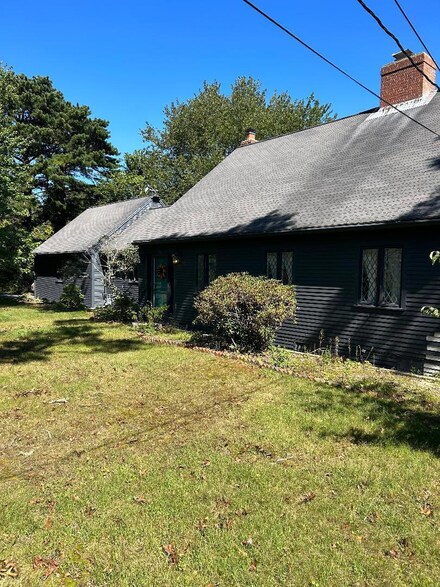 100 Lookout Rd, Yarmouth Port, MA 02675