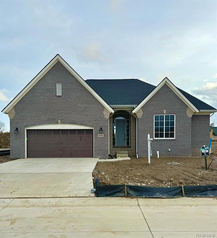 4118 Spring Meadow Dr, Sterling Heights, MI 48314