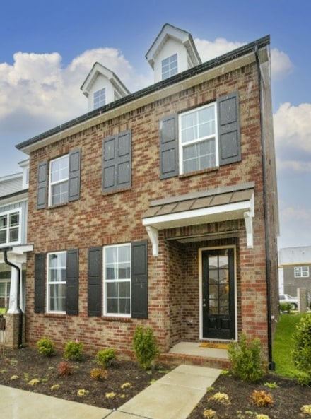 422 Longstone Rd, Gallatin, TN 37066