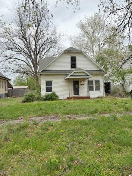 303 E Main St, Arma, KS 66712