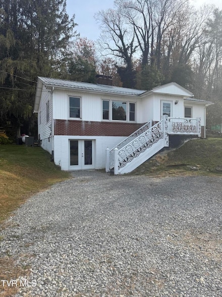 235 Glade St SE, Wise, VA 24293
