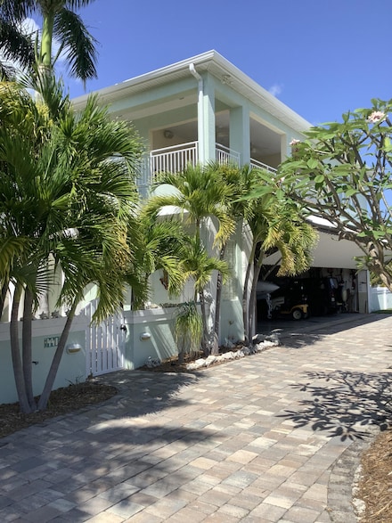 441 Airport Dr N, Summerland Key, FL 33042