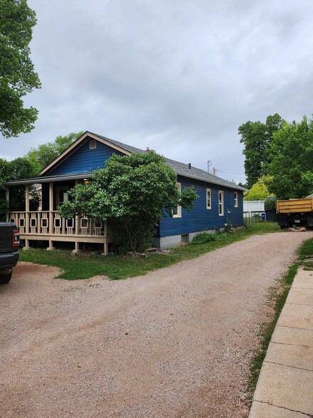 2031 Elmhurst Dr, Rapid City, SD 57702