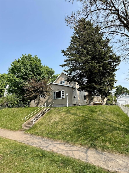 518 Lake St, Negaunee, MI 49866