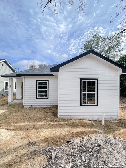 655 Rice Rd, San Antonio, TX 78220
