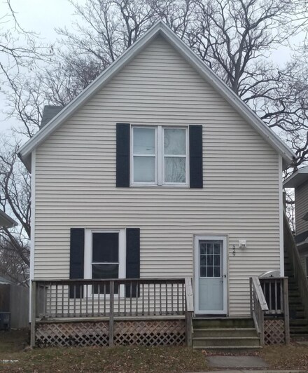 529 Winchester Ave, Saint Joseph, MI 49085