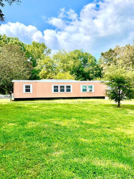 314 E Bute St, Warrenton, NC 27589