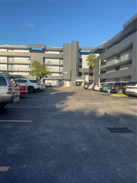8821 W Flagler St Unit 108, Miami, FL 33174