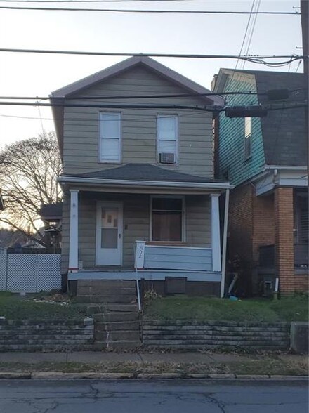 902 Penn Ave, New Brighton, PA 15066