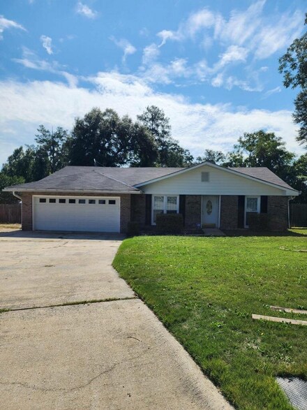 502 Milledge Ct, Columbus, GA 31907
