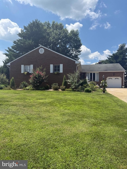 12 Hunter Dr, Newfield, NJ 08344