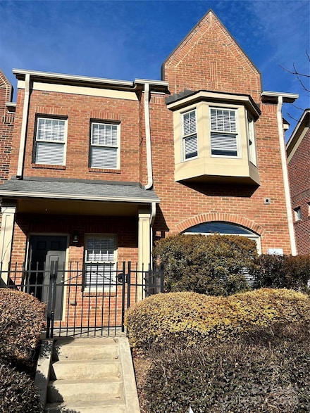 4670 Dabney Vigor Dr, Charlotte, NC 28209