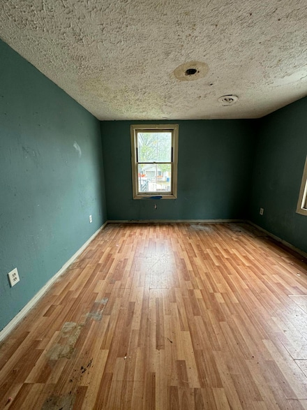 910 S Newton Ave, Springfield, MO 65806
