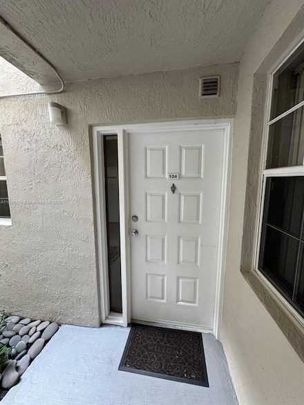 2861 N Oakland Forest Dr Unit 104, Oakland Park, FL 33309
