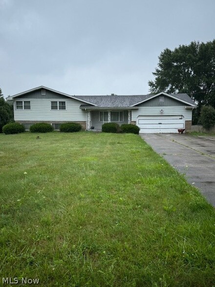 1579 S Plainview Dr, Copley, OH 44321