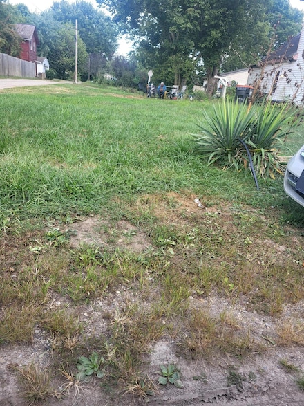 112 S 1st St, Newark, OH 43055