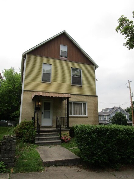 739 Cypress Ave, Johnstown, PA 15902