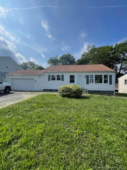 7 Maple Ridge Rd, Danbury, CT 06811
