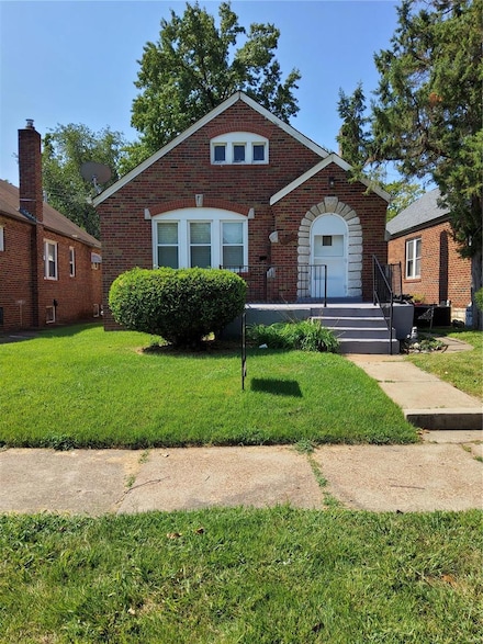 6016 N Pointe Blvd, Saint Louis, MO 63147