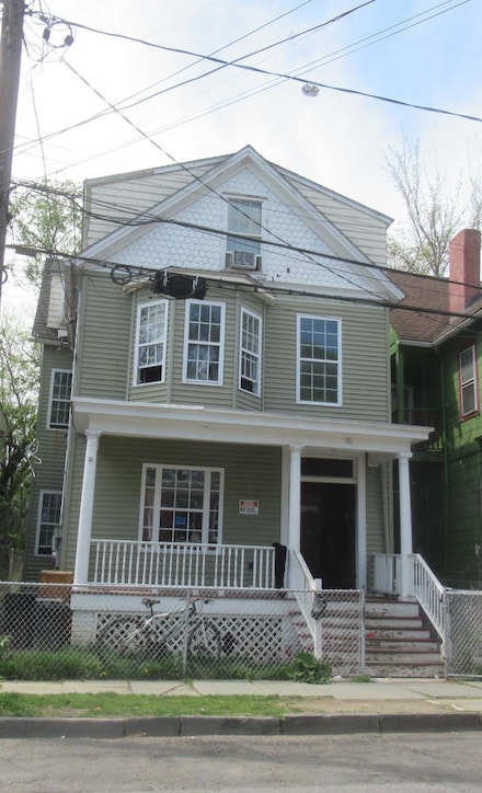 35 Carpenter Ave, Newburgh, NY 12550