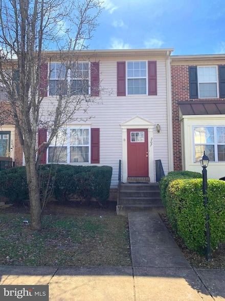 207 Regina Ln, Fredericksburg, VA 22405