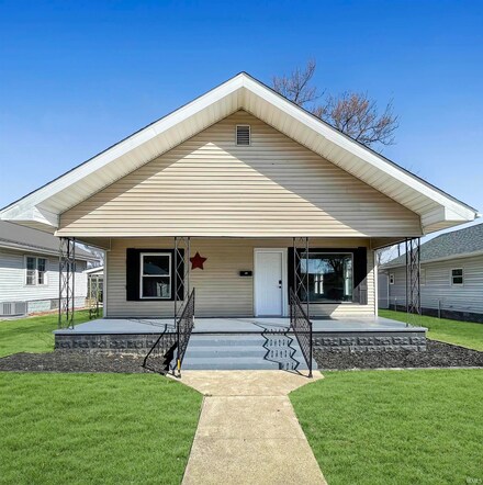 905 Dant Blvd, Bicknell, IN 47512