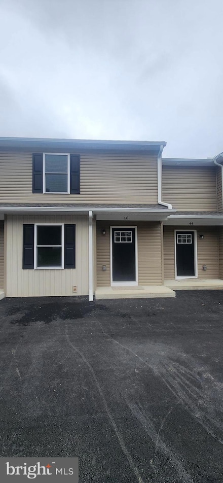 46 Petersburg Ln, Duncannon, PA 17020