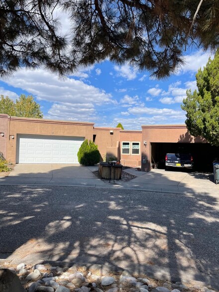6 Village Place, Los Alamos, NM 87547