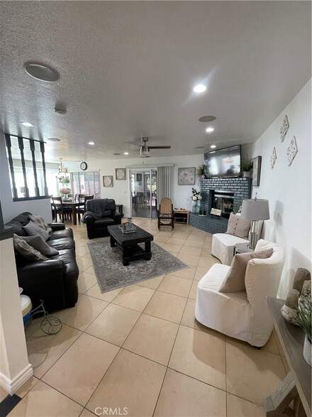 14172 La Paz Dr, Victorville, CA 92395