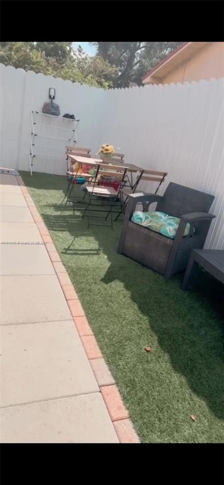 72 NW 171st St, North Miami Beach, FL 33169