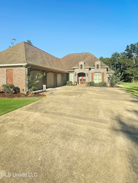 135 Woodhaven Dr, Forest, MS 39074