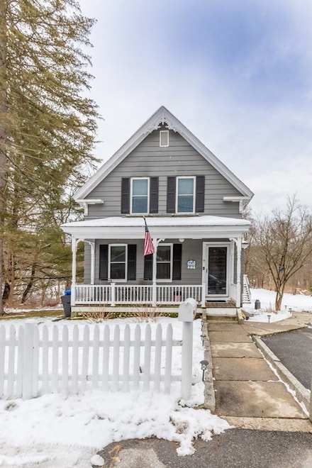 9 Wilson Ln, North Chelmsford, MA 01863