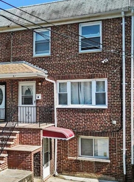 54 Towers St Unit Ground, Jersey City, NJ 07305