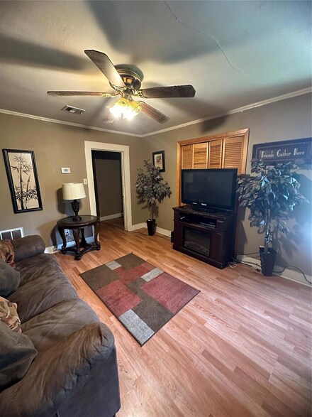 412 W Kentucky Ave, Vivian, LA 71082