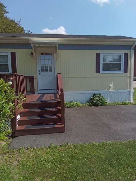 97 Willow Tree Dr, Attleboro, MA 02703