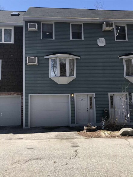 44 Valley Way W, Manchester, NH 03102