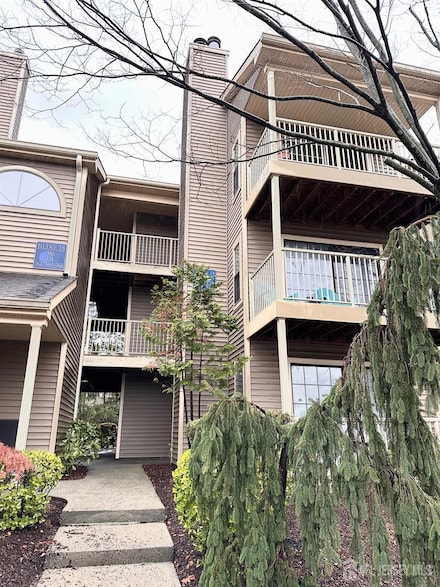 385 Carhart Ct, East Brunswick, NJ 08816