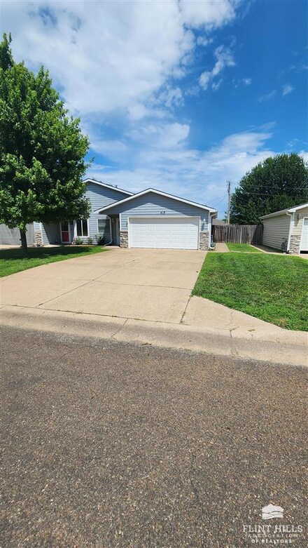 413 N Jefferson St, Abilene, KS 67410